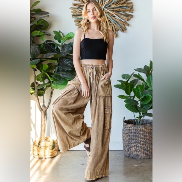 Oli & Hali Pants - Oli & Hali Black Top and Tan Wide-Leg Pants